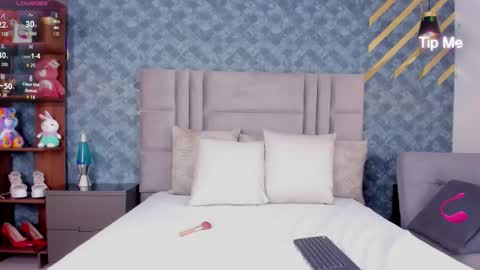 Snapshot of niiamoore_ chatting on 11.20.25 NiiaMoore online show from 11.20.25