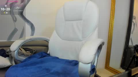 Anni online show from 02.15.25