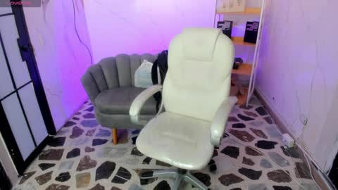 Anni online show from 09.25.25