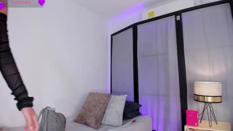 Snapshot of niicole_steele chatting on 01.17.26 Niicole online show from 01.17.26