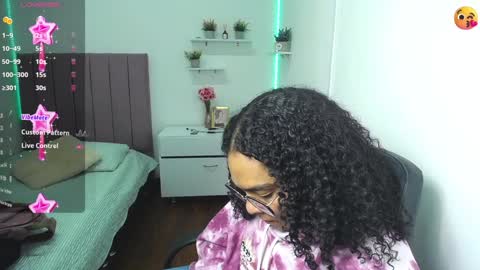 Snapshot of niina_lovee_ chatting on 12.05.24 online show from 12.05.24