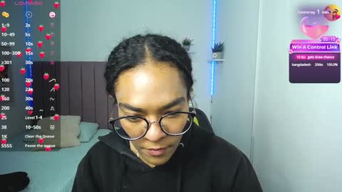 Snapshot of niina_lovee_ chatting on 12.09.24 online show from 12.09.24
