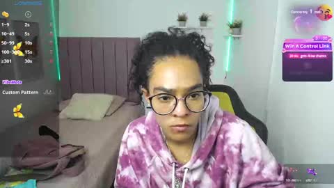 Snapshot of niina_lovee_ chatting on 12.14.24 online show from 12.14.24