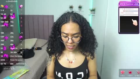 Snapshot of niina_lovee_ chatting on 12.16.24 online show from 12.16.24