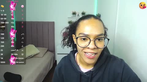 Snapshot of niina_lovee_ chatting on 12.26.24 online show from 12.26.24