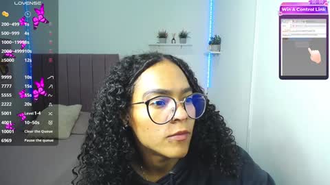 Snapshot of niina_lovee_ chatting on 12.27.24 online show from 12.27.24
