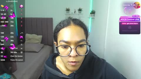 Snapshot of niina_lovee_ chatting on 01.10.25 online show from 01.10.25