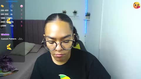 Snapshot of niina_lovee_ chatting on 02.13.25 online show from 02.13.25