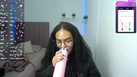 Snapshot of niina_lovee_ chatting on 02.17.25 online show from 02.17.25