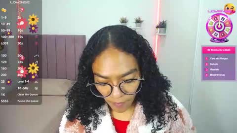 Snapshot of niina_lovee_ chatting on 09.08.25 online show from 09.08.25