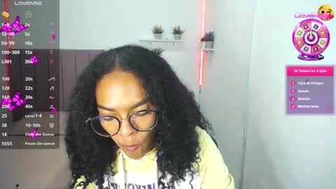 Snapshot of niina_lovee_ chatting on 09.09.25 online show from 09.09.25