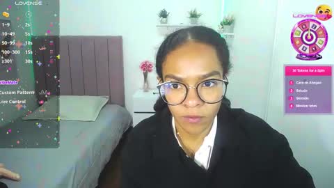 Snapshot of niina_lovee_ chatting on 09.16.25 online show from 09.16.25