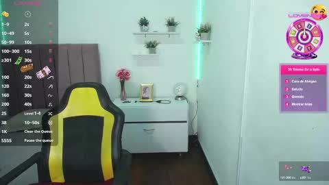 Snapshot of niina_lovee_ chatting on 09.17.25 online show from 09.17.25