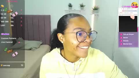 Snapshot of niina_lovee_ chatting on 09.19.25 online show from 09.19.25