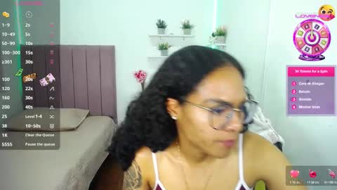 Snapshot of niina_lovee_ chatting on 09.23.25 online show from 09.23.25