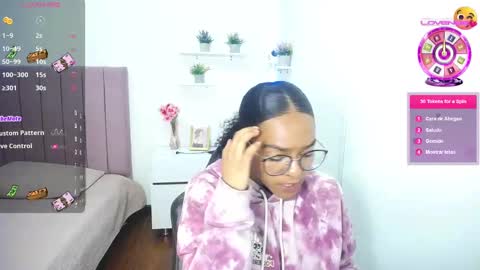 Snapshot of niina_lovee_ chatting on 09.29.25 online show from 09.29.25