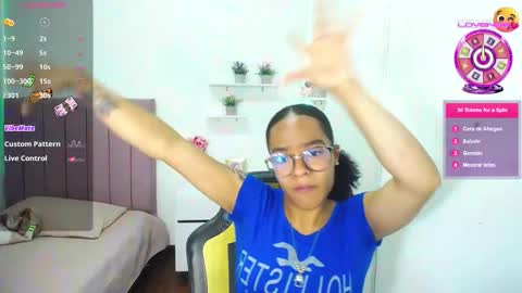 Snapshot of niina_lovee_ chatting on 10.01.25 online show from 10.01.25