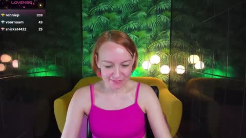 Snapshot of nika_gentle chatting on 12.13.24 Nika online show from 12.13.24