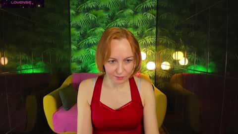 Snapshot of nika_gentle chatting on 12.16.24 Nika online show from 12.16.24