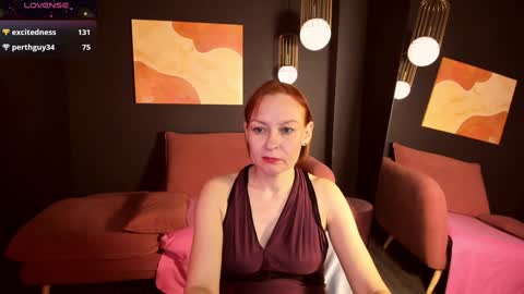 Snapshot of nika_gentle chatting on 12.23.24 Nika online show from 12.23.24
