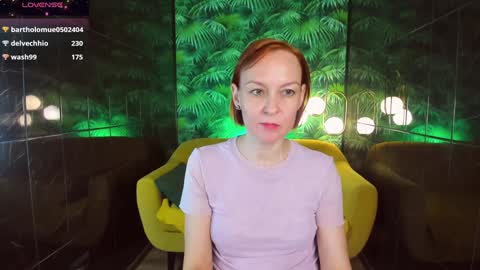 Snapshot of nika_gentle chatting on 12.25.24 Nika online show from 12.25.24