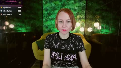 Snapshot of nika_gentle chatting on 01.06.25 Nika online show from 01.06.25