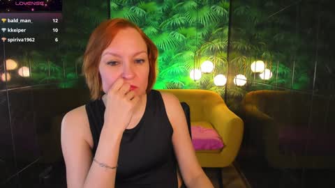 Snapshot of nika_gentle chatting on 01.08.25 Nika online show from 01.08.25