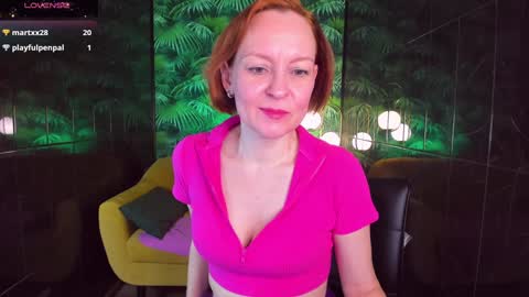 Snapshot of nika_gentle chatting on 01.10.25 Nika online show from 01.10.25