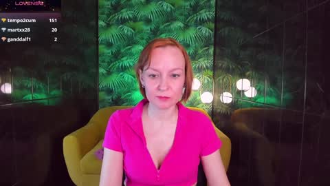 Snapshot of nika_gentle chatting on 01.10.25 Nika online show from 01.10.25