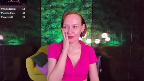 Snapshot of nika_gentle chatting on 01.10.25 Nika online show from 01.10.25