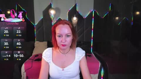 Snapshot of nika_gentle chatting on 09.29.25 Nika online show from 09.29.25