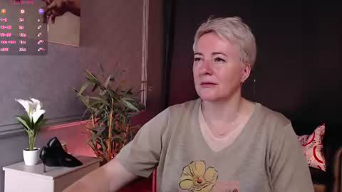 Snapshot of nika_smit chatting on 07.12.26 Nika online show from 07.12.26
