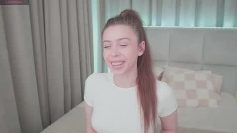 Snapshot of nikaletta chatting on 05.21.26 Nika online show from 05.21.26