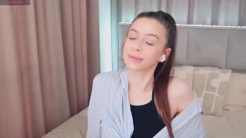 Snapshot of nikaletta chatting on 05.31.26 Nika online show from 05.31.26