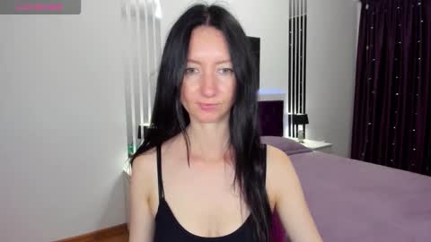 NikaLewis online show from 09.23.25