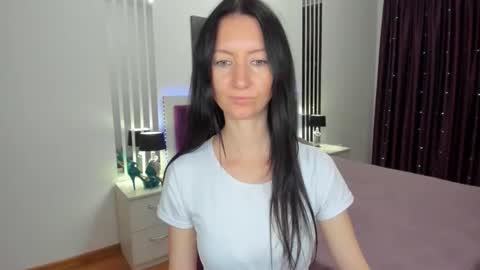 NikaLewis online show from 10.17.25