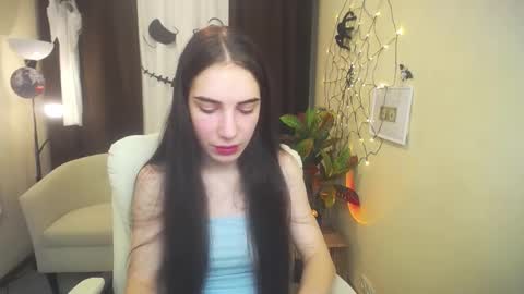 nikastarkk online show from 10.21.25