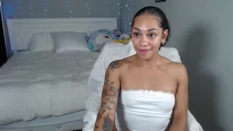 Snapshot of nikayasworld chatting on 10.16.25 nikayasworld online show from 10.16.25