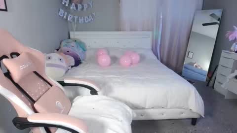 Snapshot of nikayasworld chatting on 05.19.26 nikayasworld online show from 05.19.26