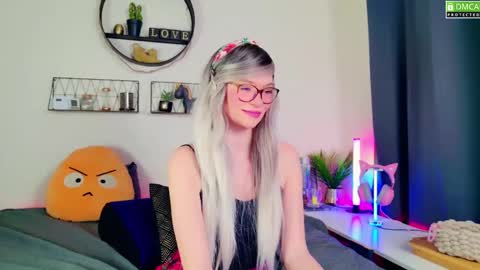 Kitty Chatte online show from 01.11.25