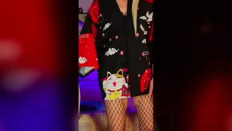 Snapshot of nikki_goldberg chatting on 05.10.26 Kitty Chatte online show from 05.10.26