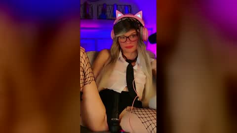 Snapshot of nikki_goldberg chatting on 05.16.26 Kitty Chatte online show from 05.16.26