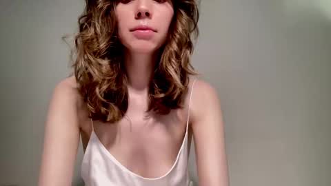 Snapshot of nikki_mi chatting on 12.13.24 Nikki online show from 12.13.24