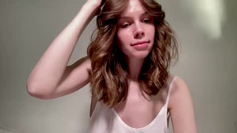 Snapshot of nikki_mi chatting on 12.18.24 Nikki online show from 12.18.24