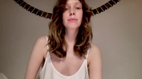Snapshot of nikki_mi chatting on 12.25.24 Nikki online show from 12.25.24