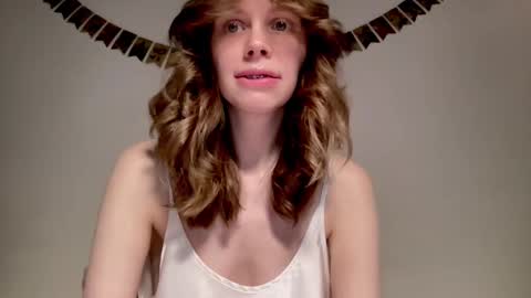 Snapshot of nikki_mi chatting on 12.26.24 Nikki online show from 12.26.24