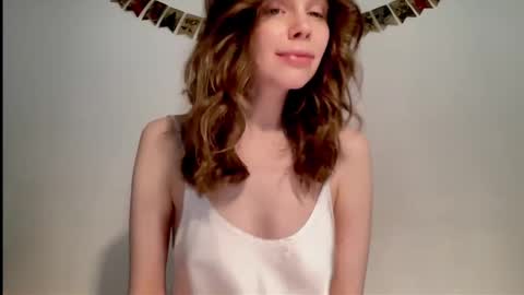 Snapshot of nikki_mi chatting on 02.06.25 Nikki online show from 02.06.25