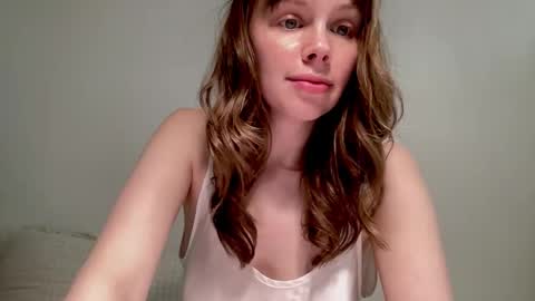 Snapshot of nikki_mi chatting on 10.10.25 Nikki online show from 10.10.25