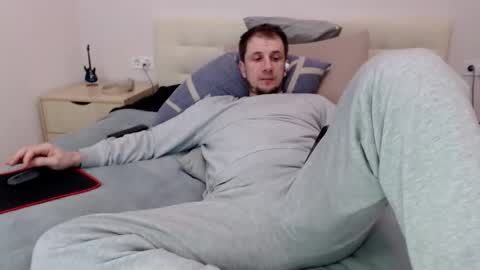 Snapshot of nikkiaadel chatting on 02.10.26 Nick online show from 02.10.26