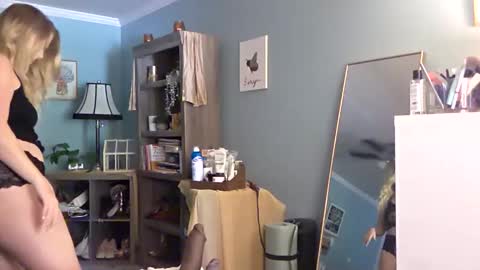 Snapshot of nikkib653466 chatting on 05.11.26 nikkib653466 online show from 05.11.26